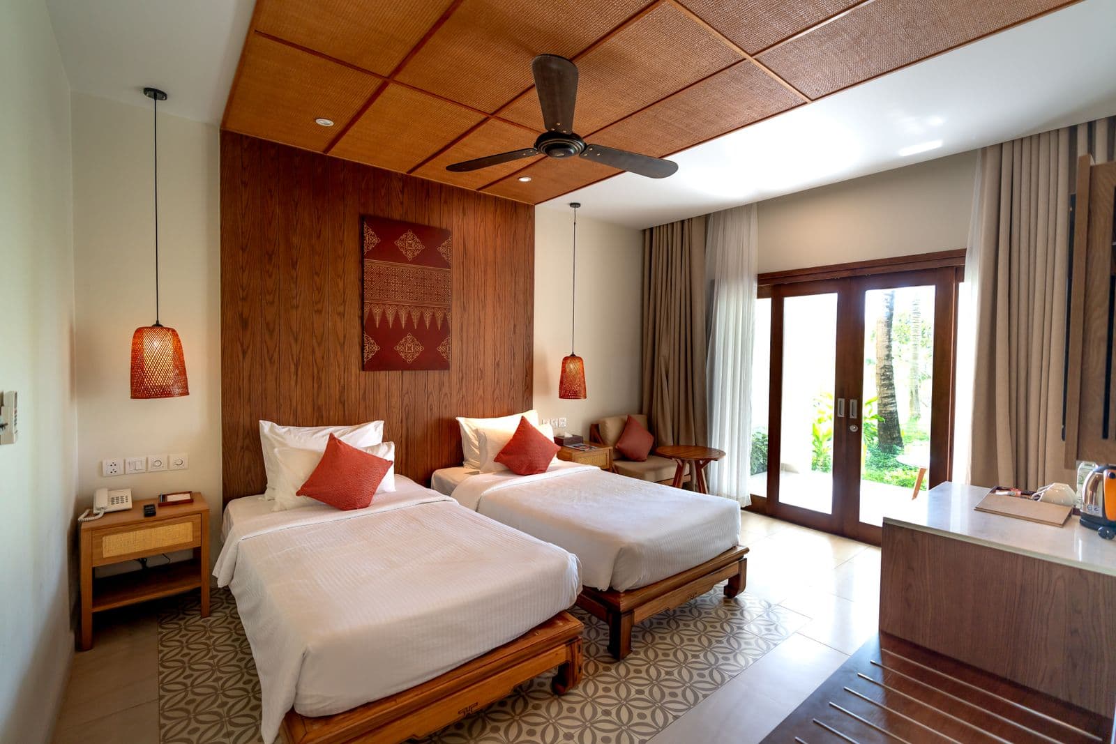 Bright twin room