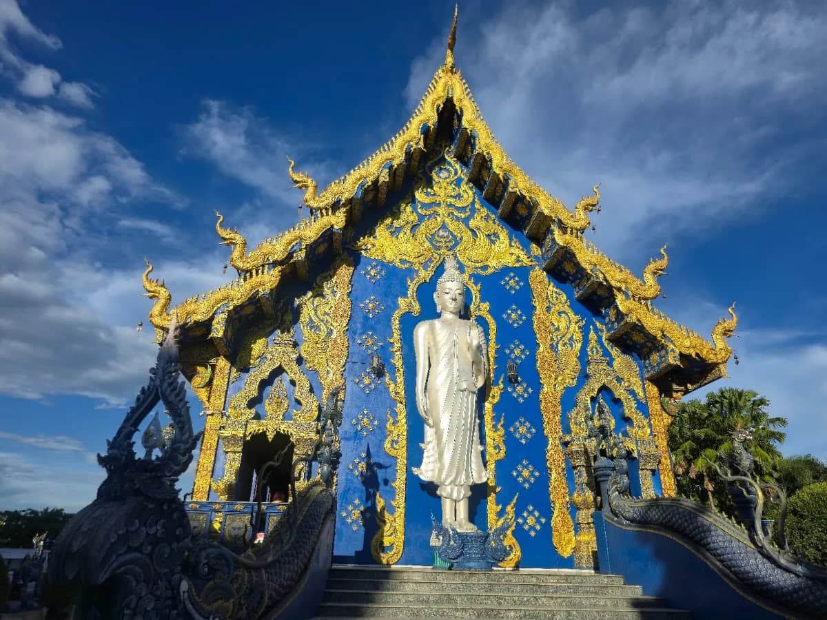 Rong Suea Ten Temple, Chiang Rai